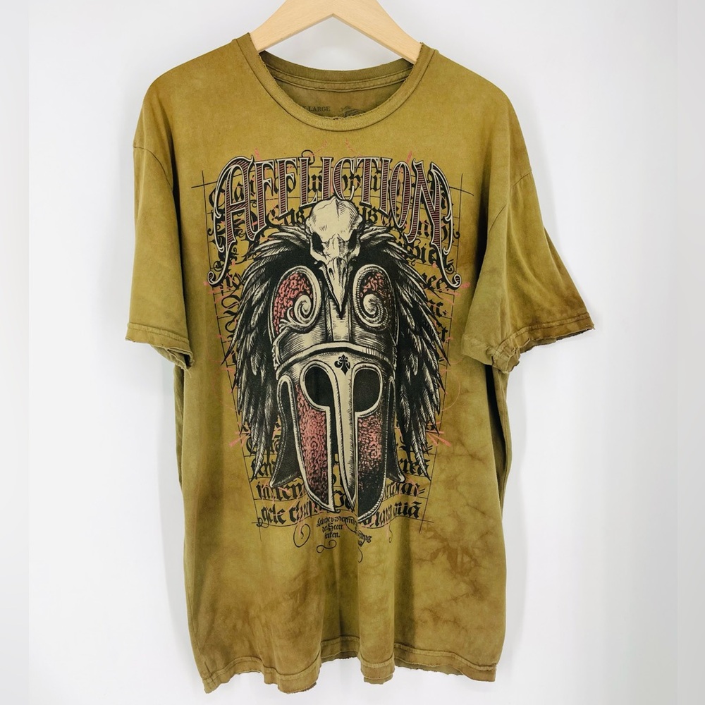 🔥Rare Y2K 2000s Affliction Moss Green Skull Helmet Graphic T-shirt 2XL Grunge